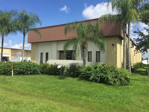 7328 Commercial Cir, Fort Pierce, FL 34951